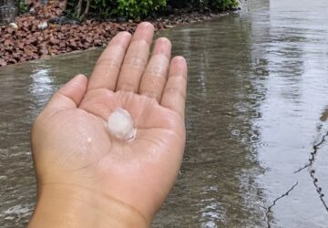 Fenomena Hujan Es Landa Batang Tarang Kabupaten Sanggau